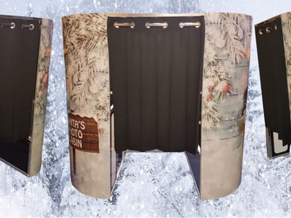 CHRISTMAS PHOTO BOOTH